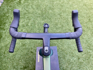 Vista del conductor de la barra Colnago C68 Gravel JV