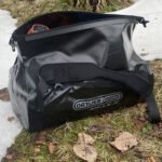 La mochila Ortlieb Duffle RC se enrolla y se cierra para una fácil protección impermeable - Primer vistazo