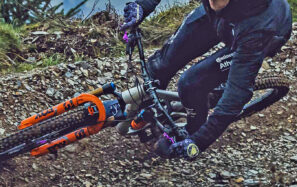 Prototipo de bicicleta de enduro de aleación de Atherton Bikes, próximamente, súper zoom