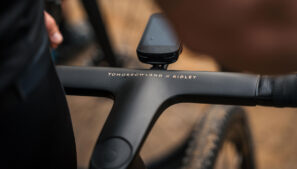 Bicicletas de grava Kanzo personalizadas de Tomorrowland x Ridley Invenio para aventuras de música electrónica de baile EDM, cabina personalizada