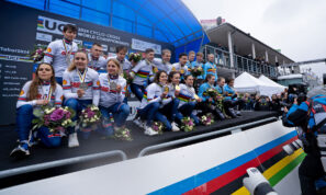 El equipo francés de relevos mixtos gana el Campeonato Mundial CX 2024, foto de Maty Podroužek, podio