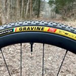 Desatando Gravine: Desafía a la nueva bestia de grava de Tires