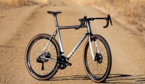 Mocaic Cycles GT-1 iAR en la naturaleza