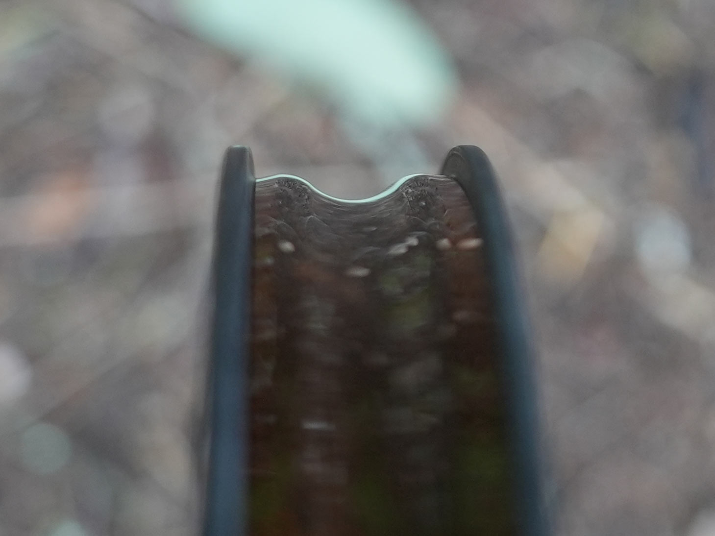 Primer plano de la llanta en las nuevas ruedas MTB de carbono Race Face Eras