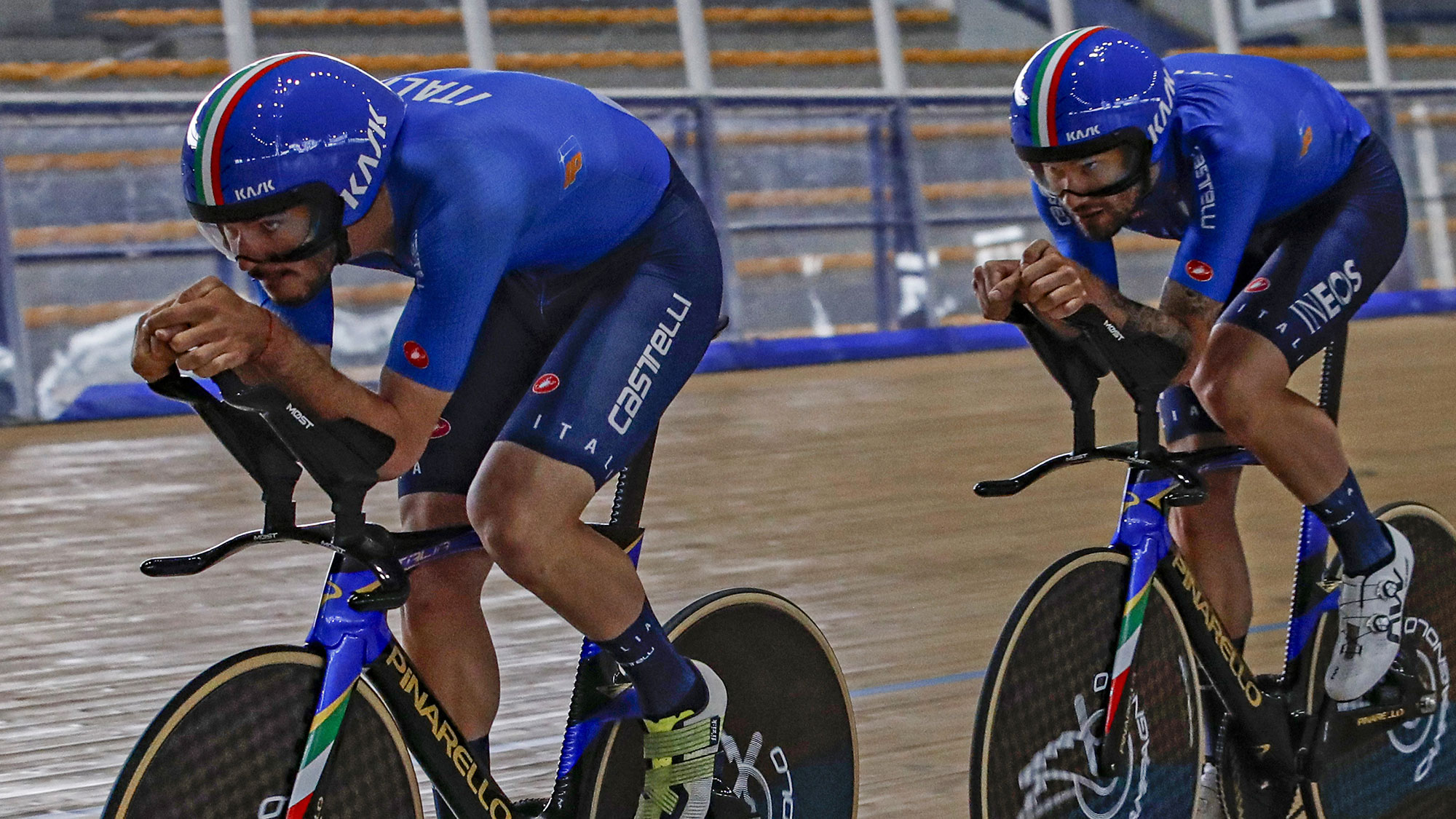 - Marchas Cicloturistas Bicicletas de pista Pinarello Bolide F HR en carbono o aleación impresa en 3D para los Juegos Olímpicos de París 2024, además de nuevas barras MOST