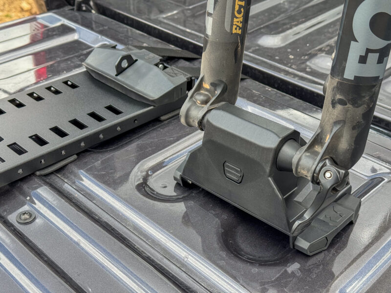 - Marchas Cicloturistas Revisión del sistema de bastidor de puerta trasera Railias, soporte para horquilla y portabicicletas para plataforma de camión