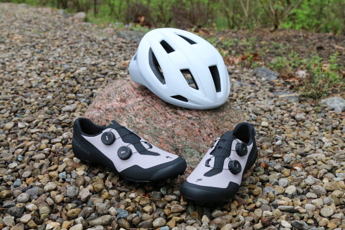 Búsqueda especializada ofrece casco Gravel de precio medio + nuevos zapatos Recon 1, 2 y 3